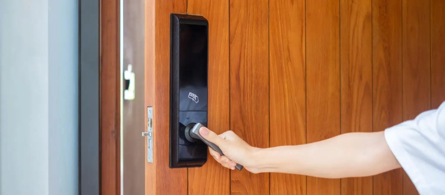 Smart Door Lock untuk Apartemen: Apakah Aman, Legal, dan Cocok untuk Semua Jenis Pintu?